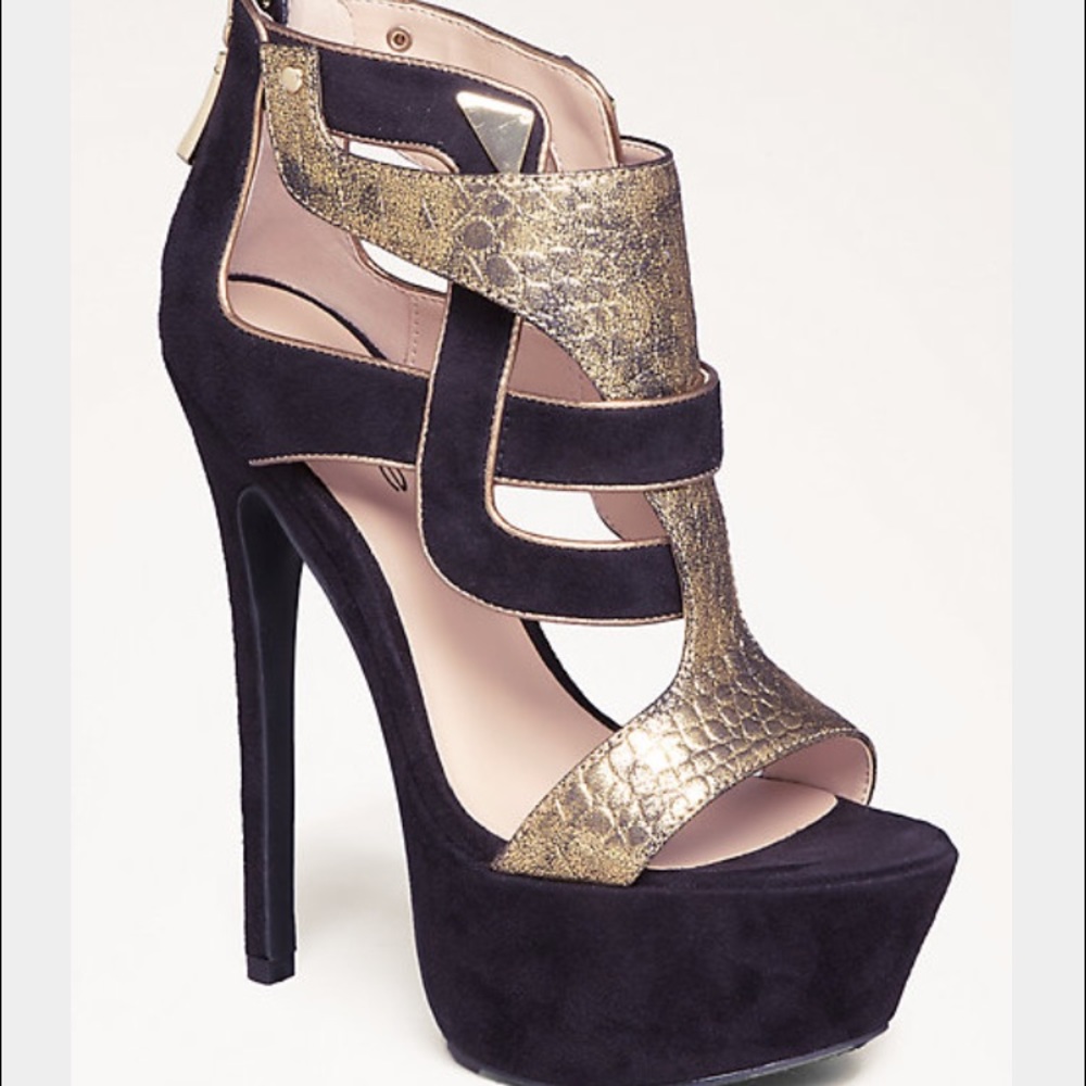 Brand new bebe heels